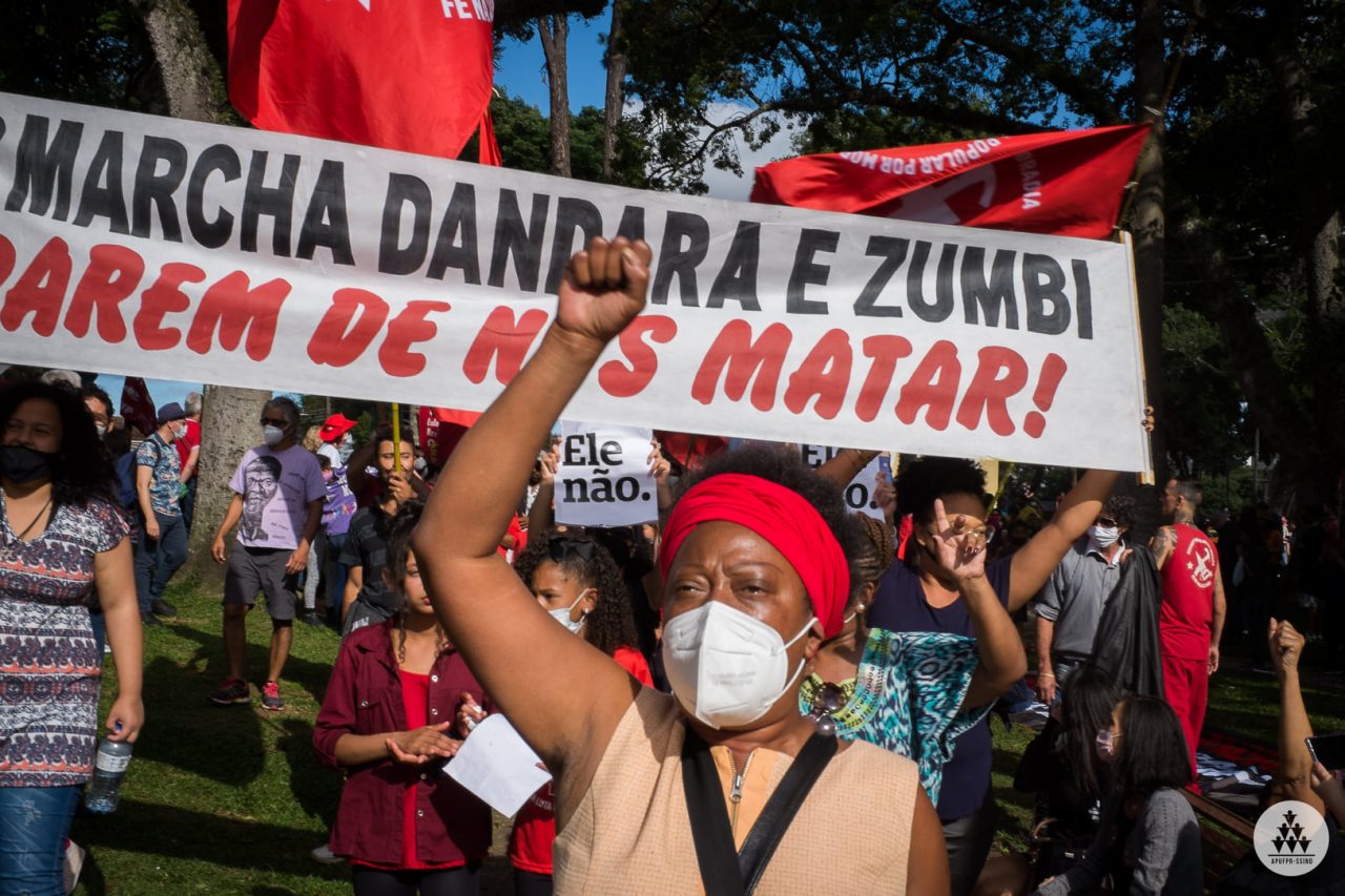 protestos-contra-bolsonaro-e-o-racismo-marcaram-o-dia-da-consciencia-negra-1280x853.jpg